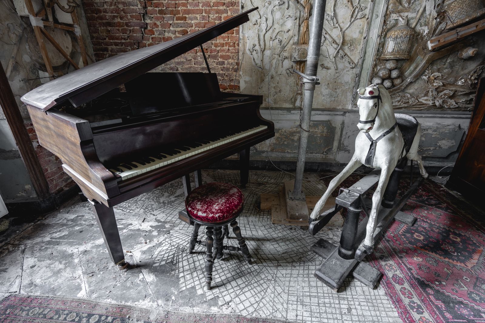 Piano and specialty items detail